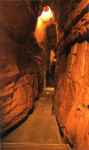 grotte des cuves (357 x 600, 25 ko)
